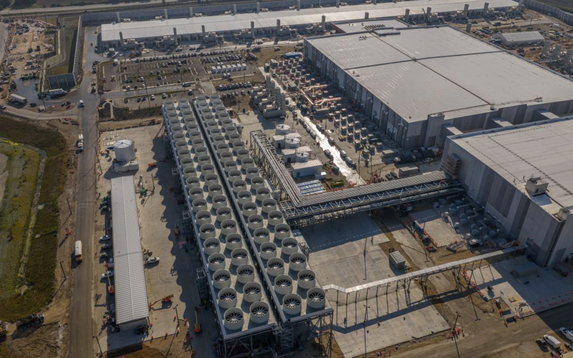 Microsoft builds world's most powerful AI datacenter in Wisconsin