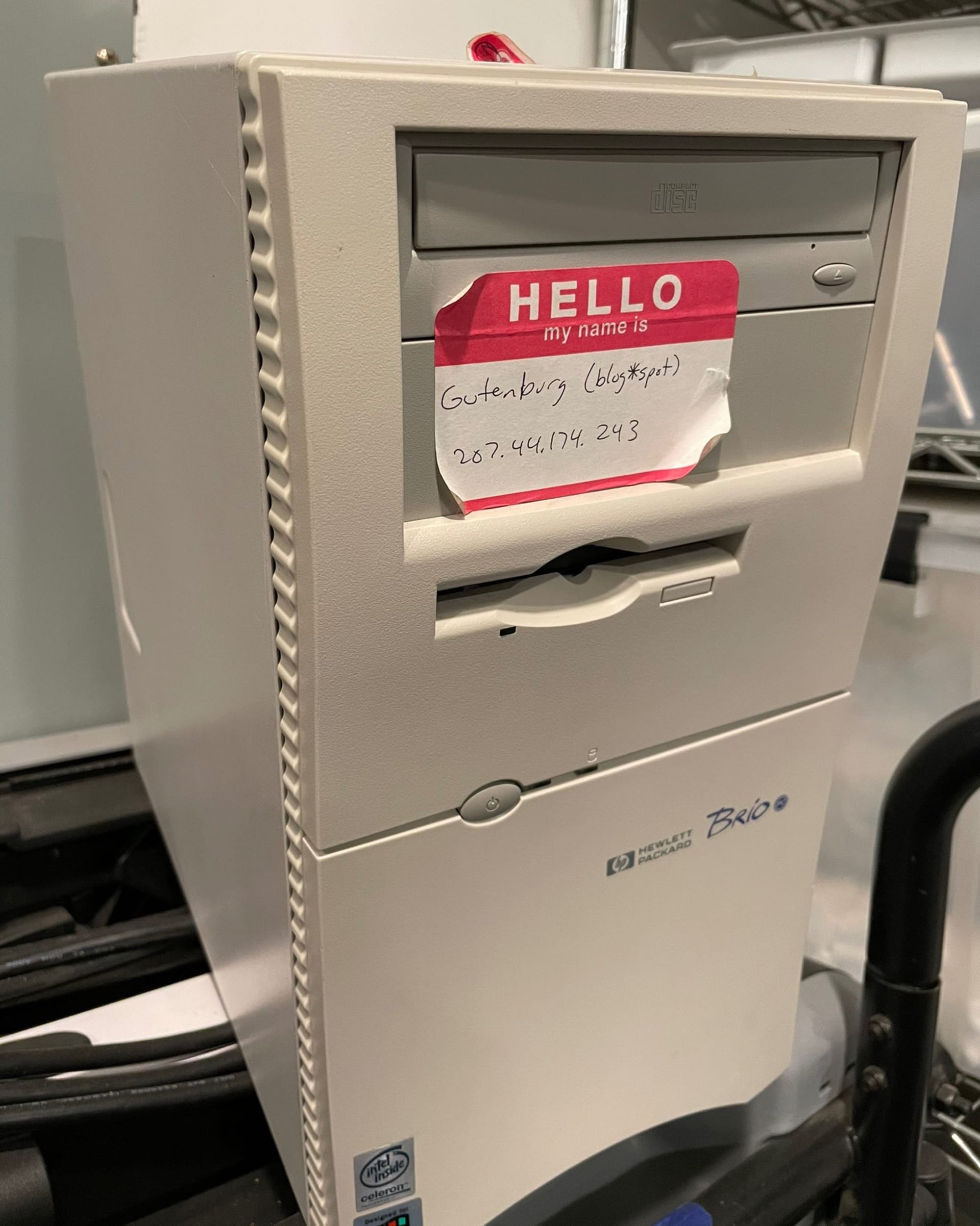 Hewlett-Packard Brio PC named Gutenberg, Blogger's first server, still kept in Ev Williams' garage.