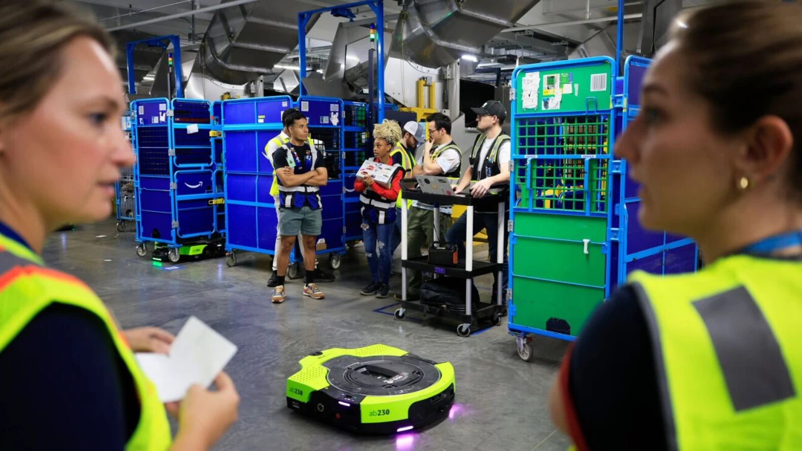 Amazon bets €10bn on European robots and promises 25,000 jobs