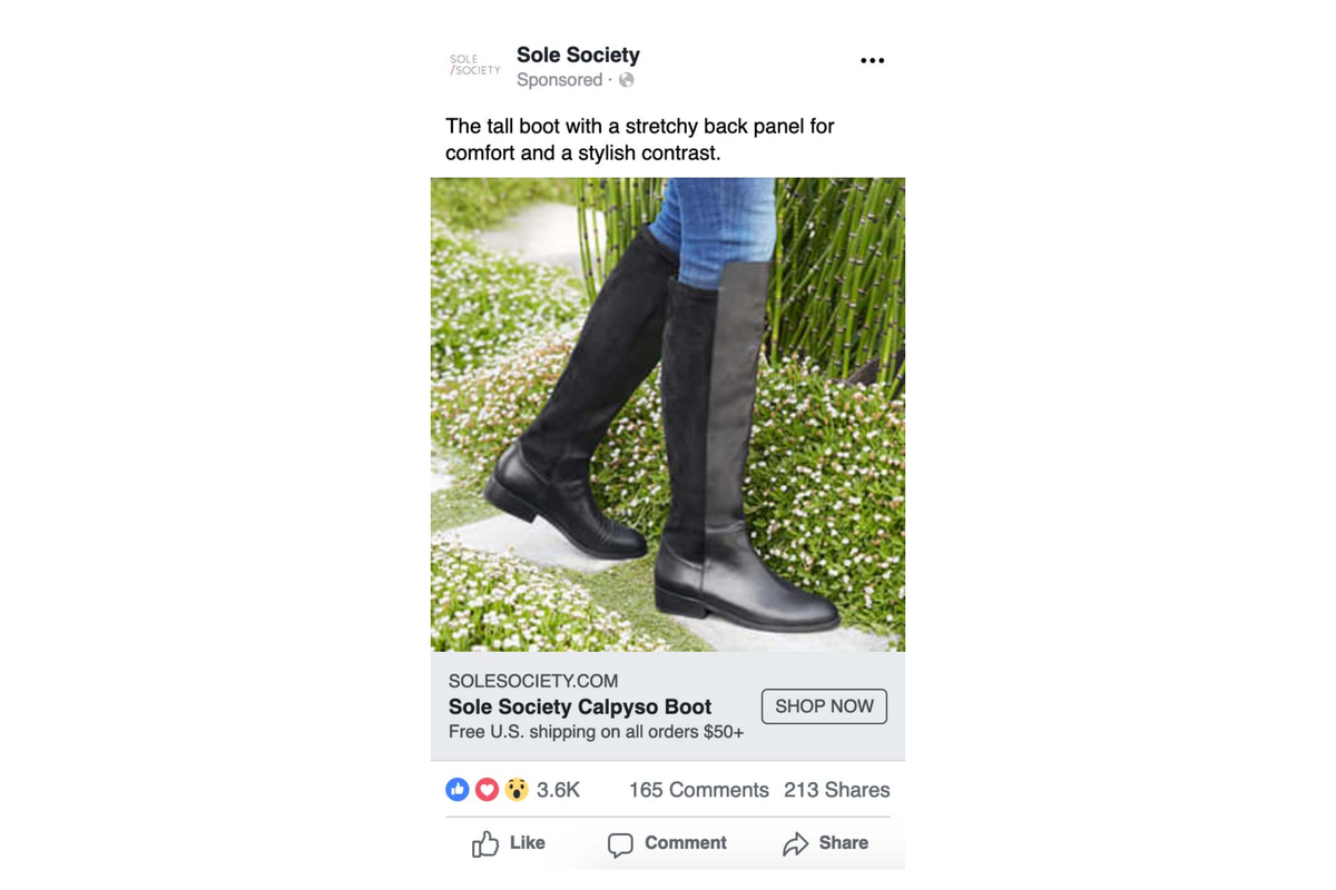 Facebook recommends advertisers to use square ratio on image link ads