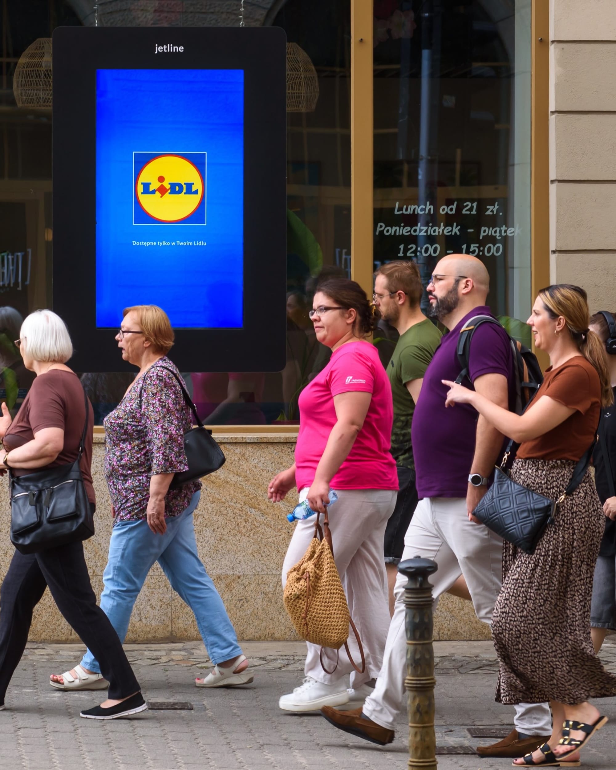 Polish DOOH network joins global programmatic platform