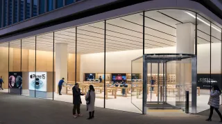 Apple Store exterior as company faces federal antitrust trial over alleged smartphone monopoly practices