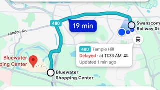 Google Maps showing bus 480 to Temple Hill delayed, with live tracking near Bluewater, England.